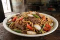 Tallarín saltado