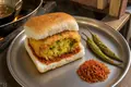 Mumbai potato-fritter bun